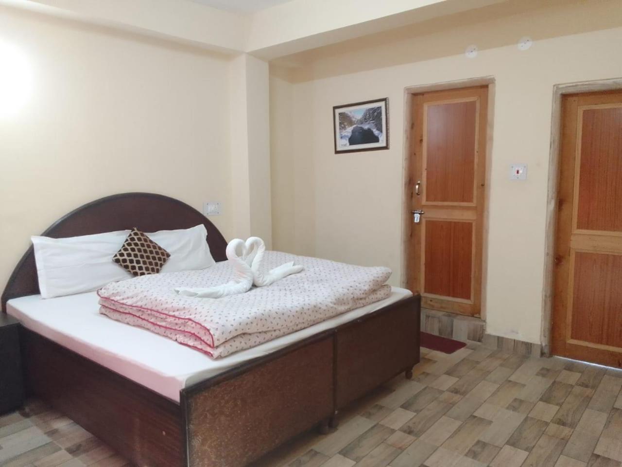 Hotel Alpine View Sarāhan Εξωτερικό φωτογραφία